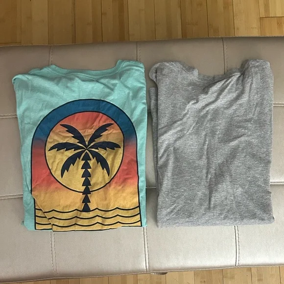 Old Navy Sz XXL Palm Tree Graphic Tees Set - Picture 2 of 2